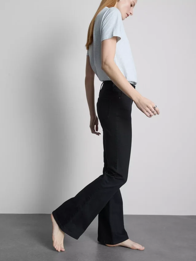 Baumwoll-Denim-Jeans mit mittlerer Leibhöhe und ausgestelltem Bein