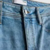 Baumwoll-Denim-Jeans mit mittlerer Leibhöhe und ausgestelltem Bein