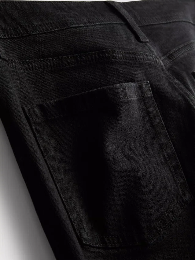 Baumwoll-Denim-Jeans mit mittlerer Leibhöhe und ausgestelltem Bein