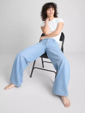 Baumwoll-Denim-Jeans mit mittlerer Leibhöhe und weitem Bein