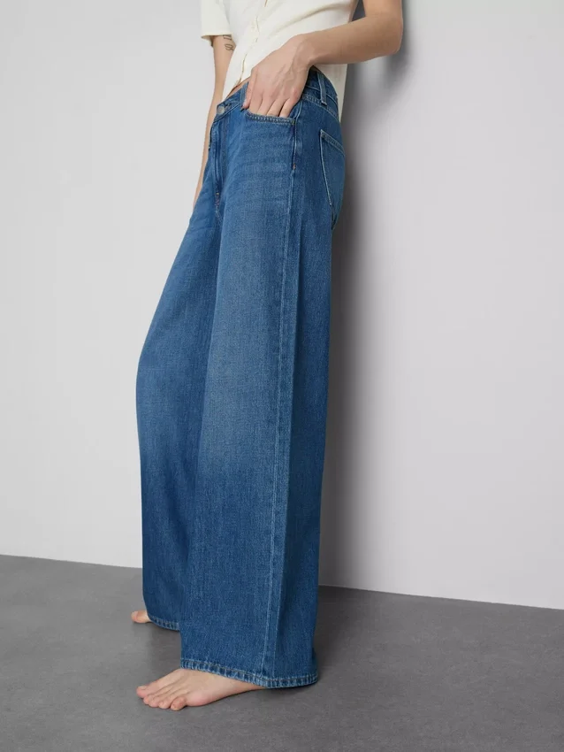 Baumwoll-Denim-Jeans mit mittlerer Leibhöhe und weitem Bein