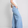 Baumwoll-Denim-Jeans mit mittlerer Leibhöhe und weitem Bein
