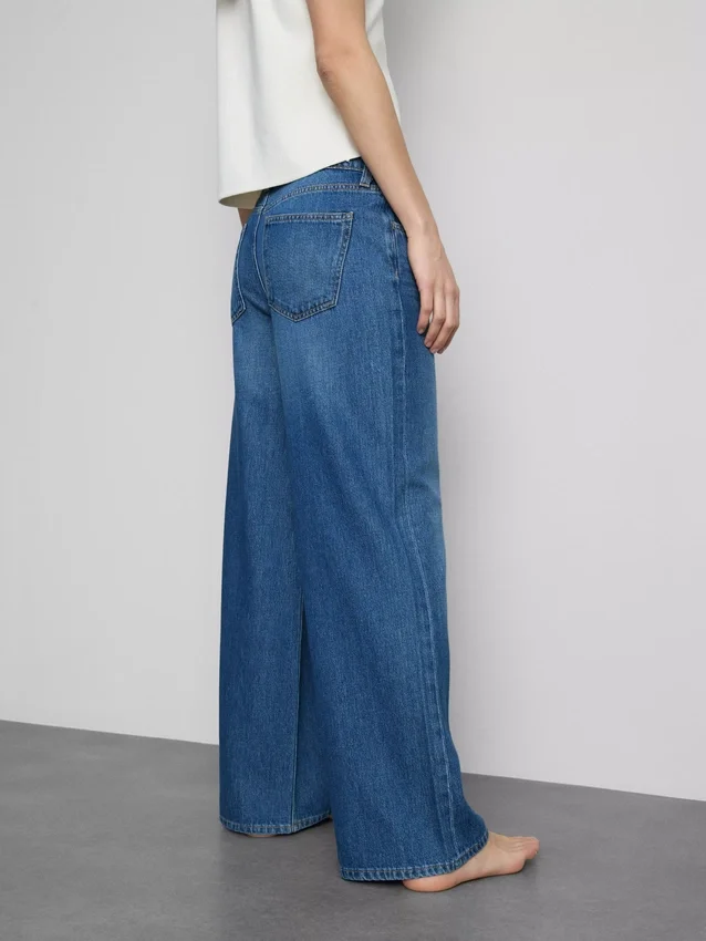 Baumwoll-Denim-Jeans mit mittlerer Leibhöhe und weitem Bein