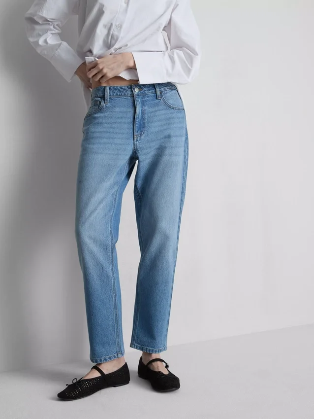 Baumwoll-Jeans mit mittlerer Leibhöhe und geradem Bein