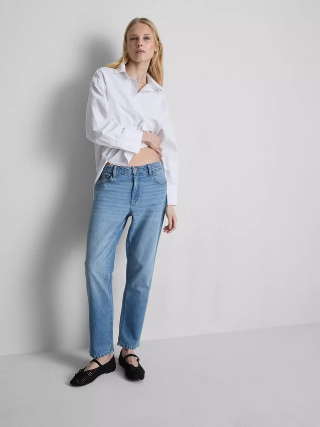 Baumwoll-Jeans mit mittlerer Leibhöhe und geradem Bein