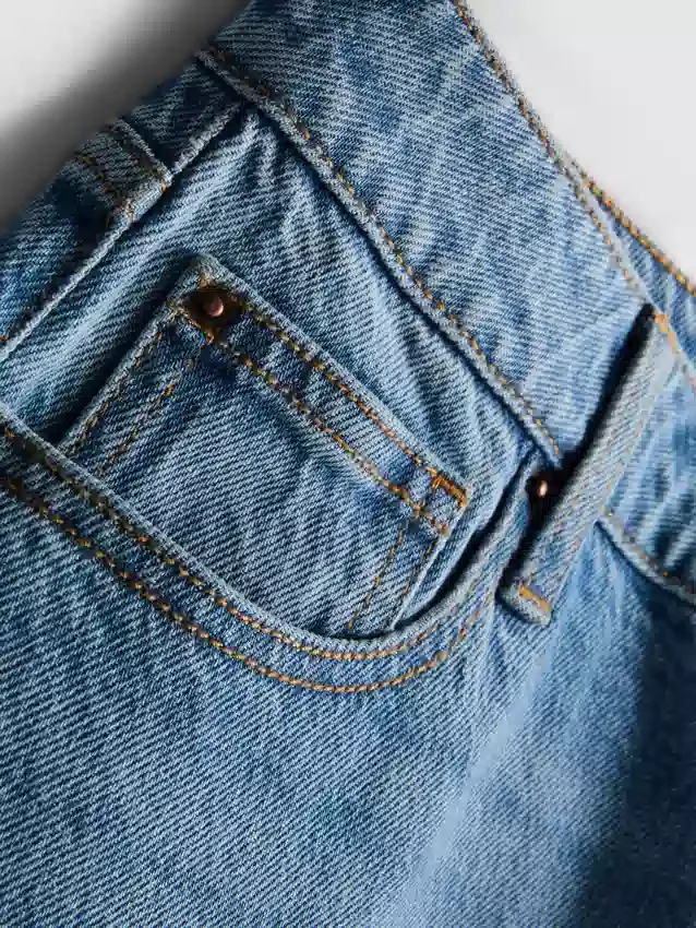 Baumwoll-Jeans mit mittlerer Leibhöhe und geradem Bein