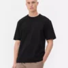 Baumwoll-T-Shirt mit gerolltem Halsausschnitt und lockerer Passform