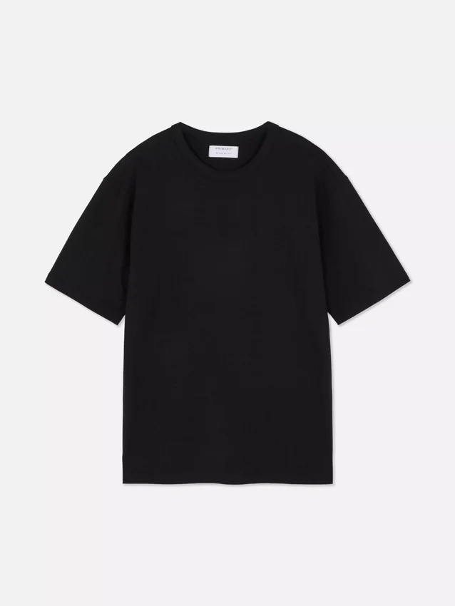 Baumwoll-T-Shirt mit gerolltem Halsausschnitt und lockerer Passform