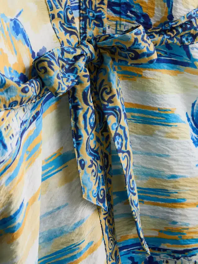 Bedrucktes Midi-Strandkleid im Wickelstil