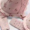 Bedrucktes Set aus Push-up-BH und String