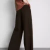 Bequeme Jogginghose aus Baumwollmischung mit weitem Bein