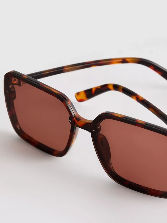 Übergrosse quadratische Sonnenbrille