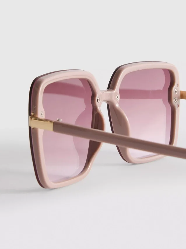 Übergrosse quadratische Sonnenbrille