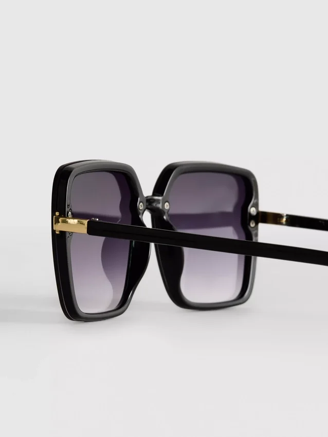 Übergrosse quadratische Sonnenbrille