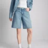 Bermuda-Shorts aus Denim mit unversäubertem Saum