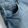 Bermuda-Shorts aus Denim mit unversäubertem Saum