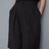 Bermudashorts mit Falten