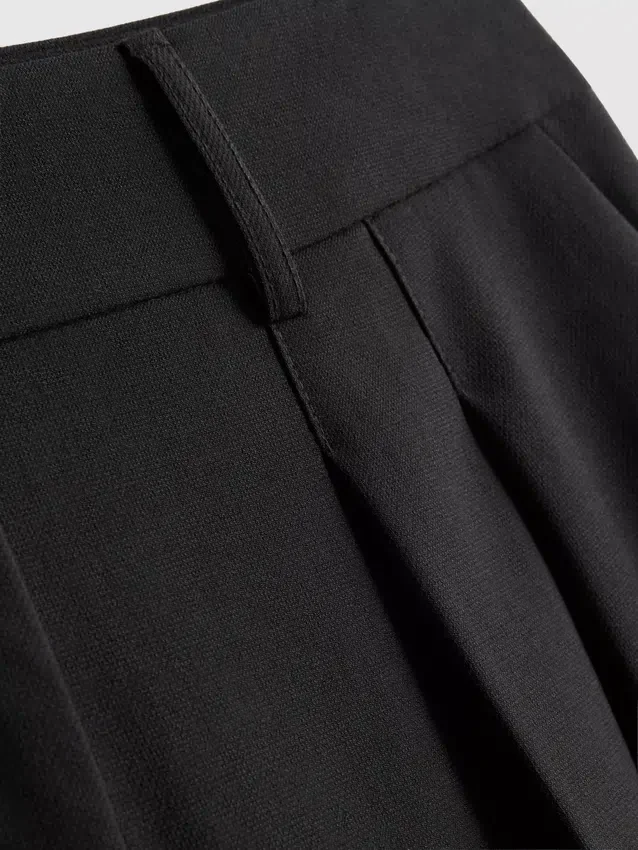 Bermudashorts mit Falten