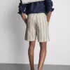 Bermudashorts mit strukturierten Streifen
