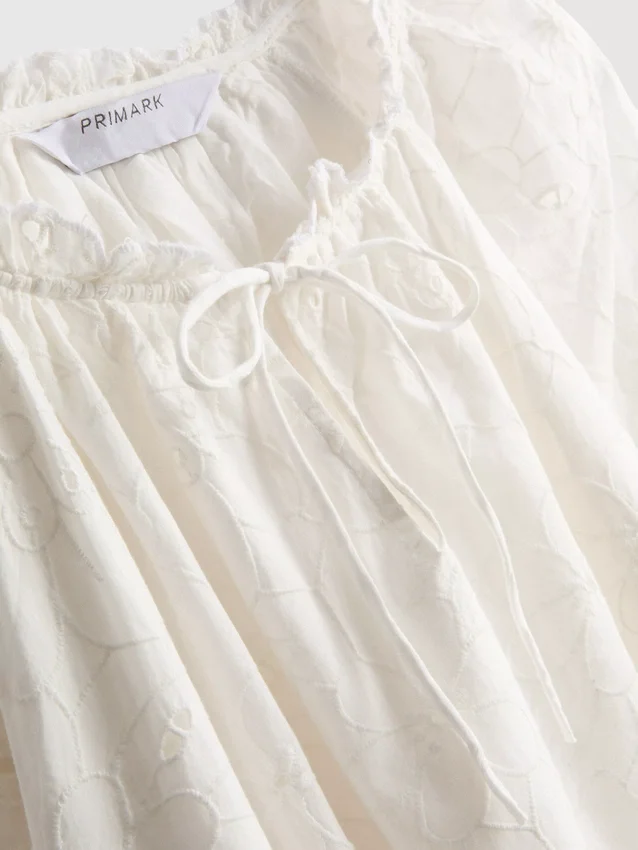 Bestickte Bluse mit Ballonärmeln