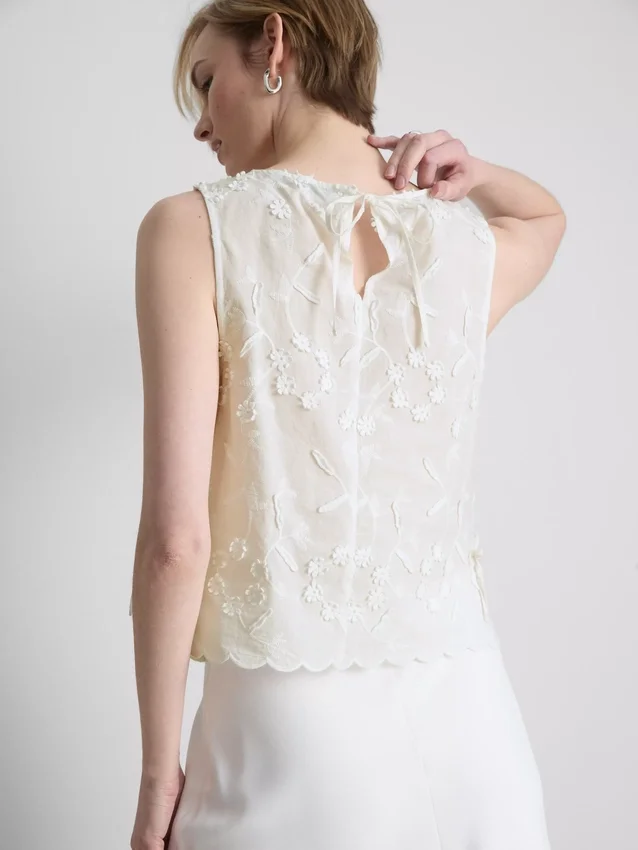 Besticktes Tanktop mit Blumenmuster und Bindeband