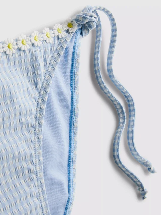 Bikini-Hösli aus Gingham mit Gänseblümchen-Borte