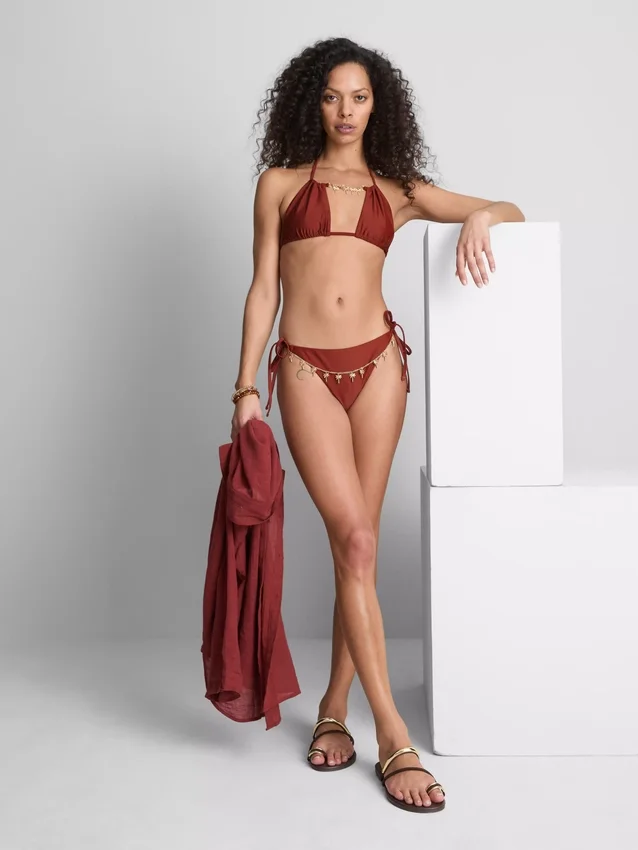 Bikini-Hösli mit Kettenverzierung und seitlichen Bindebändern