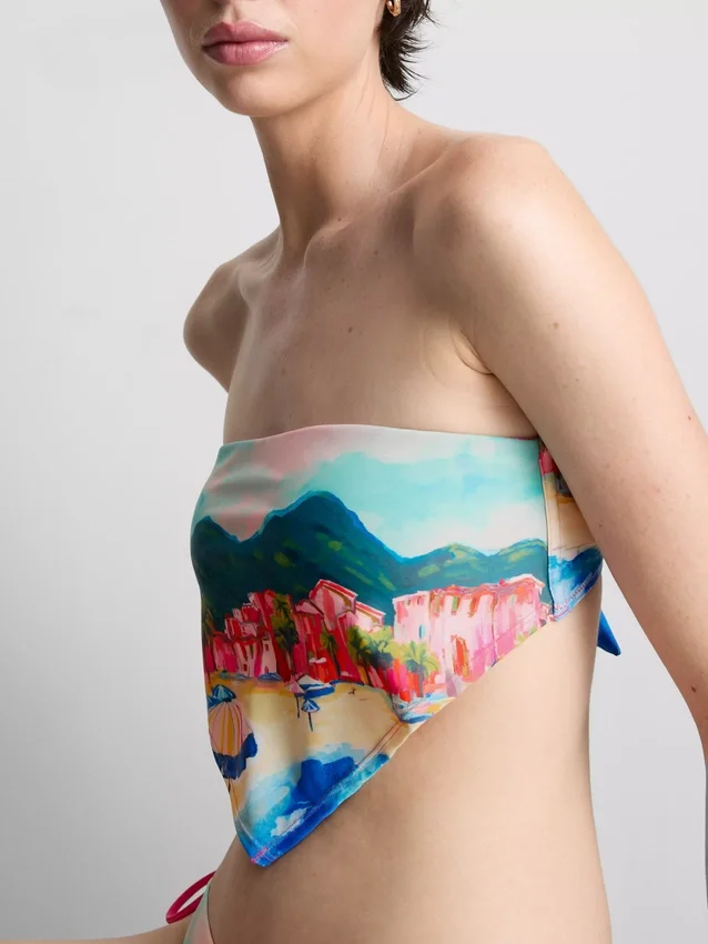 Bikini-Oberteil mit Bandana-Print und landschaftlichem Motiv