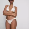 Bikini-Oberteil mit Halterneck und Bandana-Print