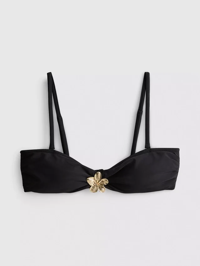 Bikini-Oberteil mit tiefem Ausschnitt und floralen Details