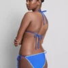 Bikinihösli mit seitlichen Bindebändern und Ziernähten