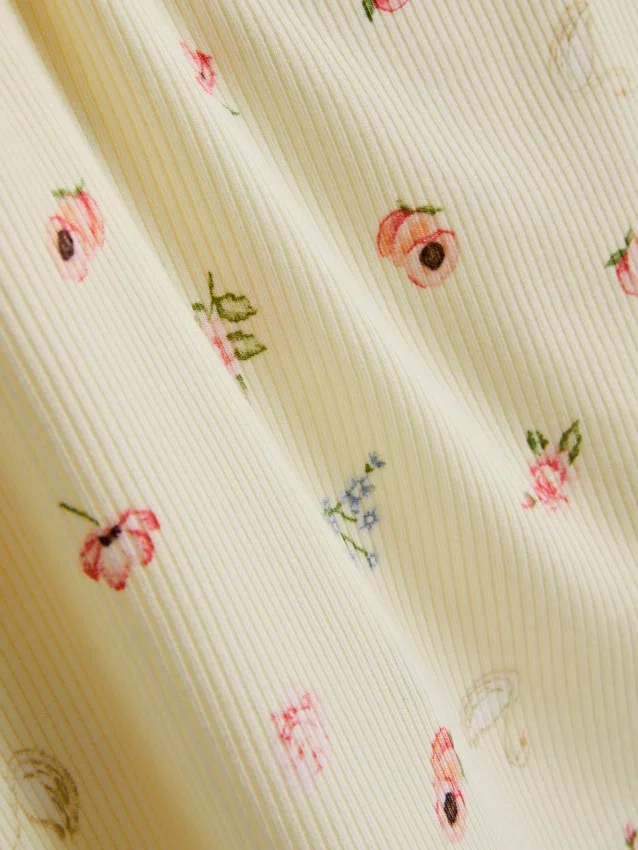 Blumiges, geripptes Schlafanzugoberteil