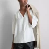 Bluse mit 3/4-Ärmeln und V-Ausschnitt