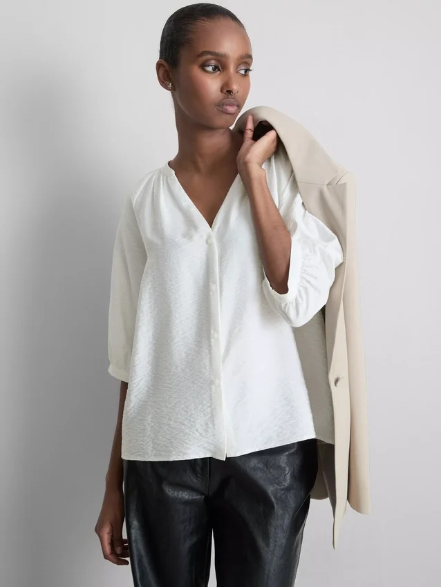 Bluse mit 3/4-Ärmeln und V-Ausschnitt