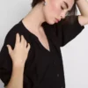 Bluse mit 3/4-Ärmeln und V-Ausschnitt