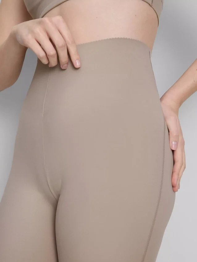 Bodysculpt Performance-Leggings mit ausgestelltem Bein