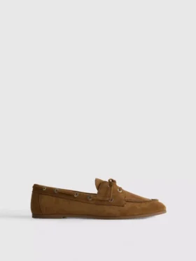 Bootschuhe mit Schnürdetail