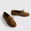 Bootschuhe mit Schnürdetail