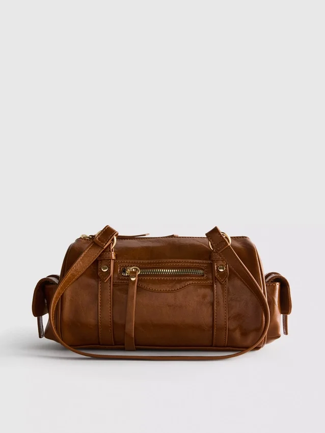Bowler-Tasche aus Kunstleder im Used-Look