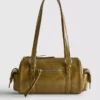 Bowler-Tasche aus Kunstleder im Used-Look