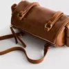 Bowler-Tasche aus Kunstleder im Used-Look