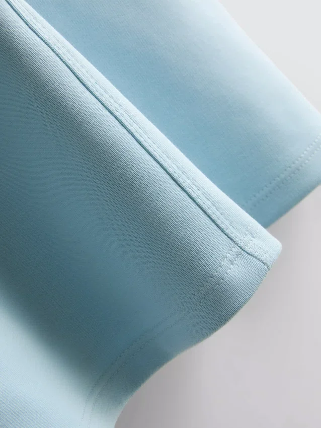 Boxy-T-Shirt mit Nahtdetails aus baumwollreichem Material