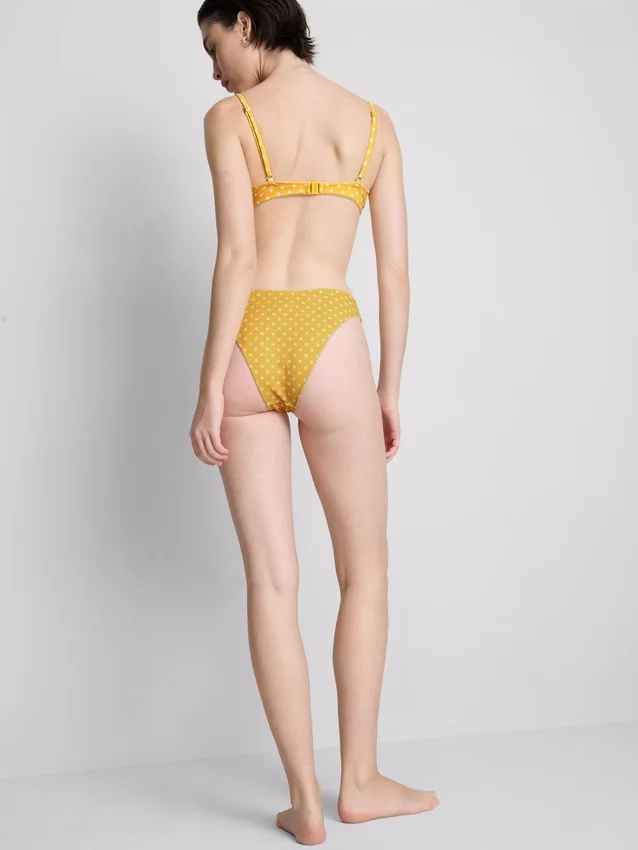 Brasilianisches Bikinihösli mit Polka-Dots