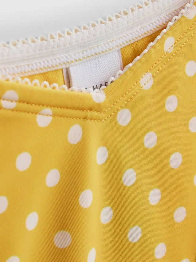 Brasilianisches Bikinihösli mit Polka-Dots