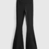 Butterweiche Leggings mit ausgestelltem Bein