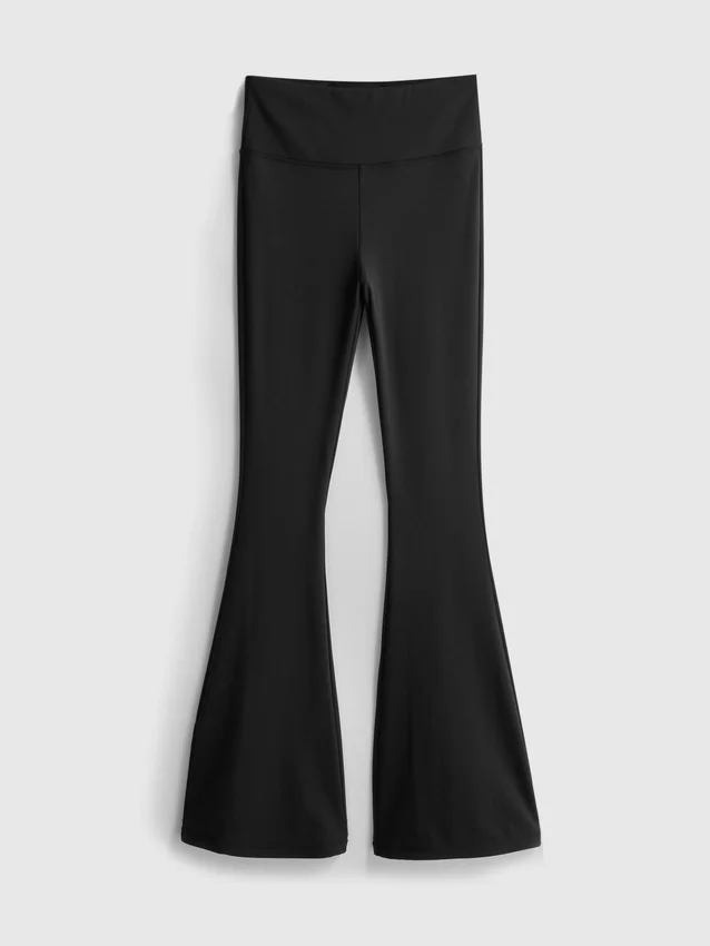 Butterweiche Leggings mit ausgestelltem Bein