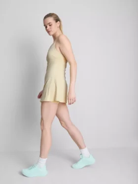 Butterweiches Active-Minikleid