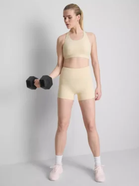 Butterweiches Crop-Top mit Trägern