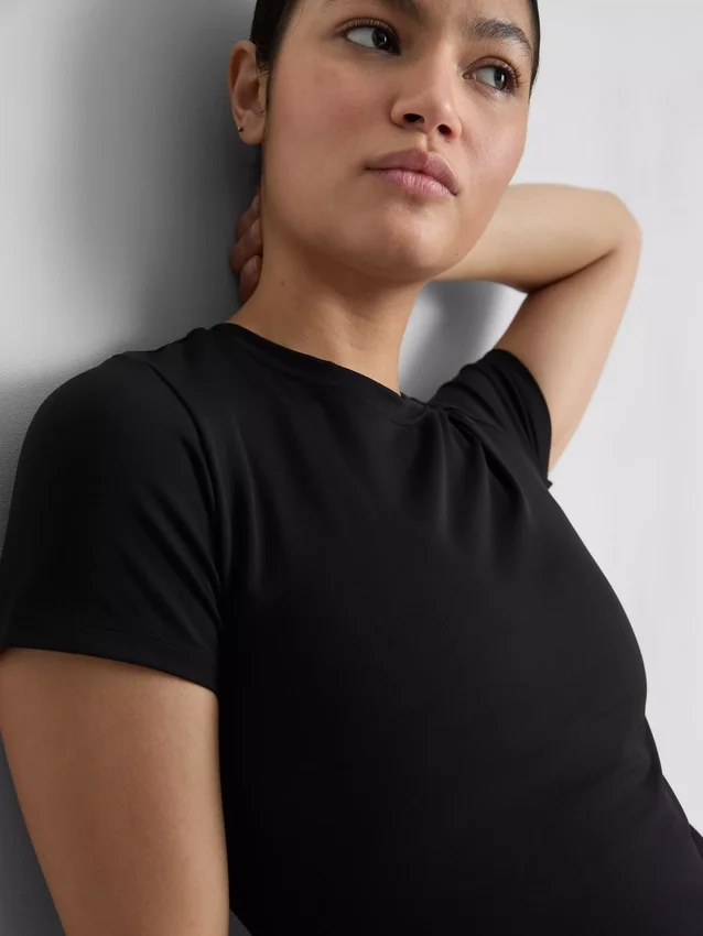 Butterweiches, figurbetontes T-Shirt