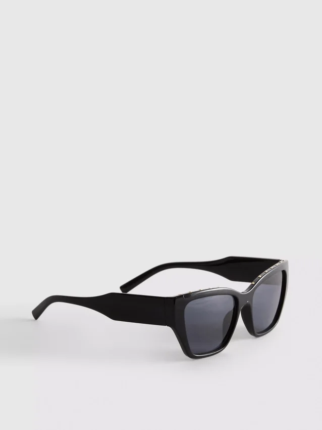 Cat-Eye-Sonnenbrille mit Nieten